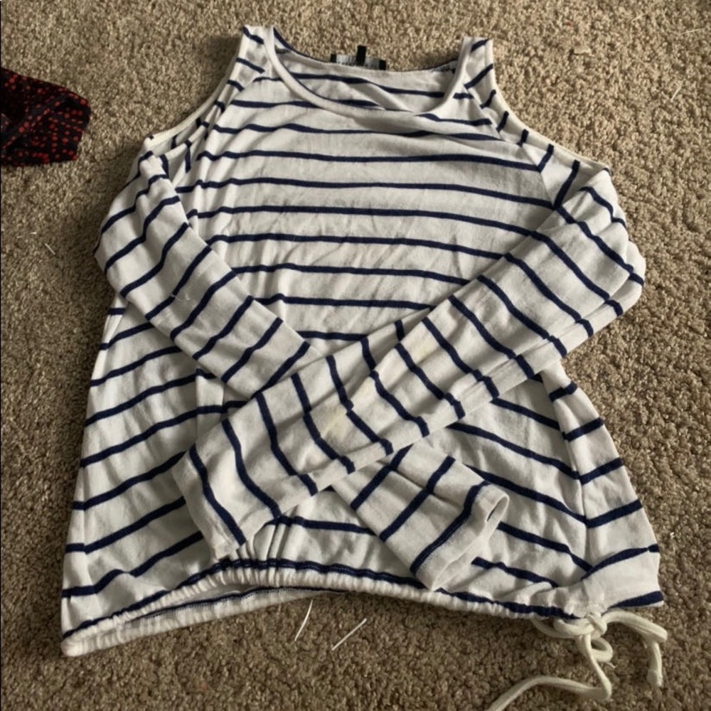 Black and white soft sweater shirt